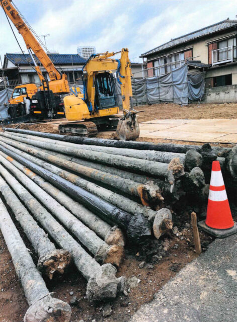 画像：鋼管杭杭抜き工事
