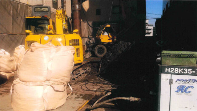 画像：既存杭杭抜き工事